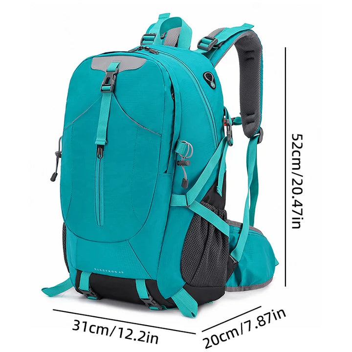 Skanto | TrekVault 40 Reise-Rucksack | 40 L Outdoor-Rucksack mit Regenhülle | Für Wandern, Reisen & Alltag | 31 × 20 × 52 cm