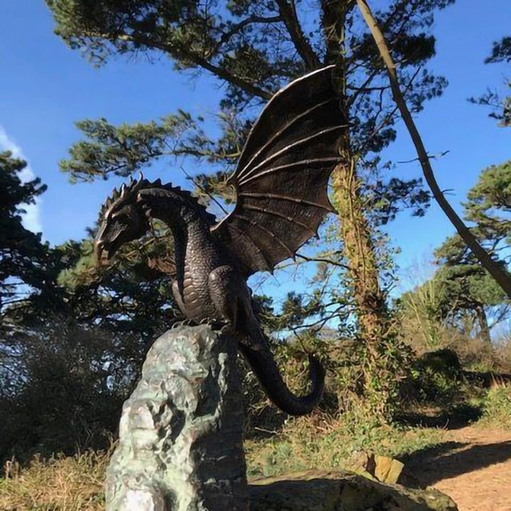 Skanto | Majestätische feuerspeiende Drachenbrunnen-Skulptur