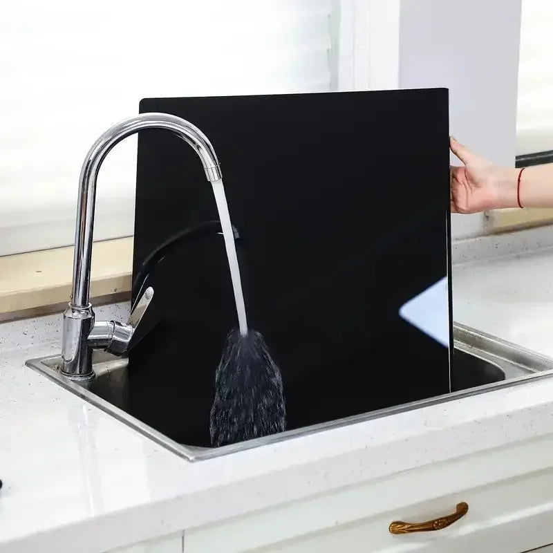 Skanto | ClearBoard – Acryl-Schneidebrett mit Rand | Rutschfest, hygienisch und moderne Küchenutensilien