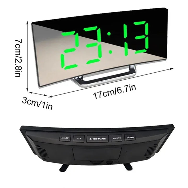 Skanto | LED-Digitalwecker mit gebogenem Bildschirm und USB-Ladefunktion