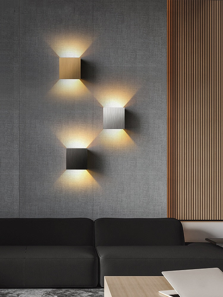 Skanto | ElegantBeam – Minimalistische Wandleuchte für anspruchsvolle Beleuchtung
