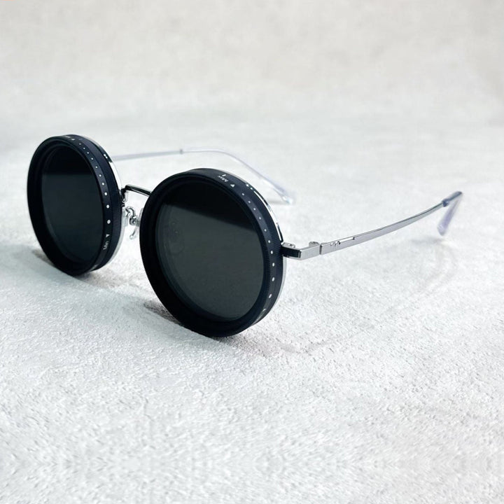Skanto | Unisex Runde Polarisierte Sonnenbrille – Einstellbare Lichtreduzierung – Premium Metallrahmen