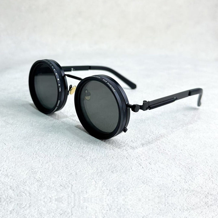 Skanto | Unisex Runde Polarisierte Sonnenbrille – Einstellbare Lichtreduzierung – Premium Metallrahmen