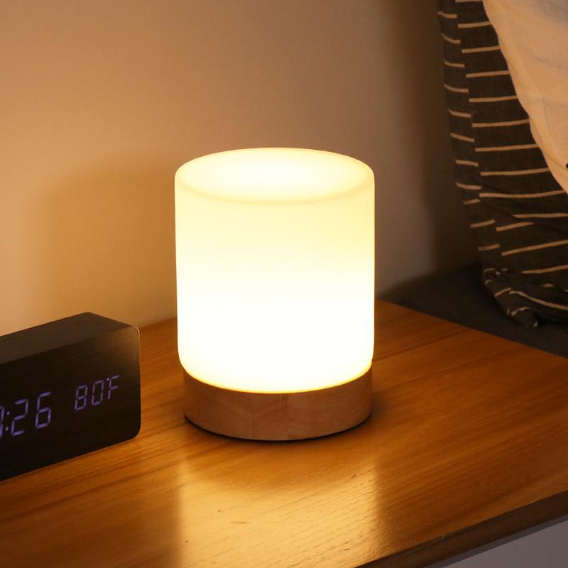 Skanto | Minimalistische Tischlampe mit Touch-Funktion und 360°-Beleuchtung