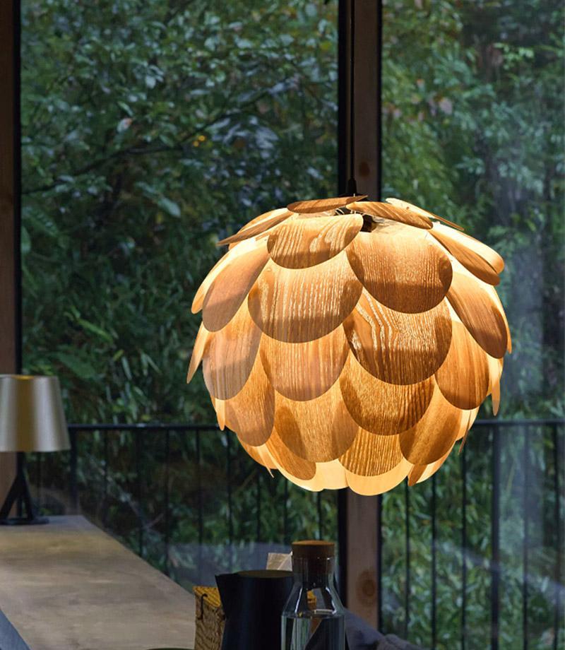 Skanto | PineappleGlow Pendelleuchte – Luxuriöse Pendelleuchte aus Holz in Ananasform
