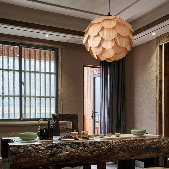 Skanto | PineappleGlow Pendelleuchte – Luxuriöse Pendelleuchte aus Holz in Ananasform