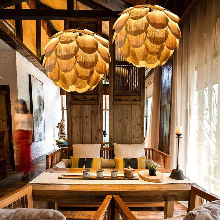 Skanto | PineappleGlow Pendelleuchte – Luxuriöse Pendelleuchte aus Holz in Ananasform