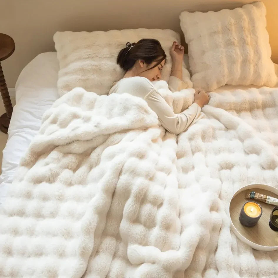 Skanto | SnugWrap | Luxuriöse Plus-Decke für ultimative Wärme & Komfort