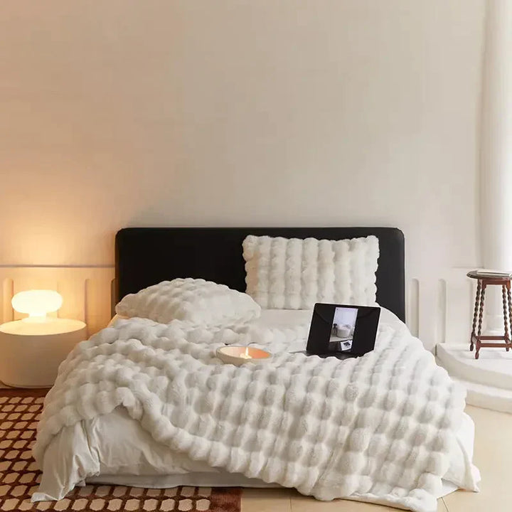 Skanto | SnugWrap | Luxuriöse Plus-Decke für ultimative Wärme & Komfort