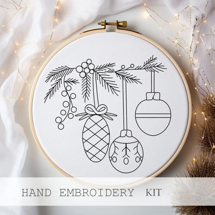 Skanto | Weihnachtliches Stickset DIY | Komplettes Bastelset für selbstgemachte Deko | 20 cm
