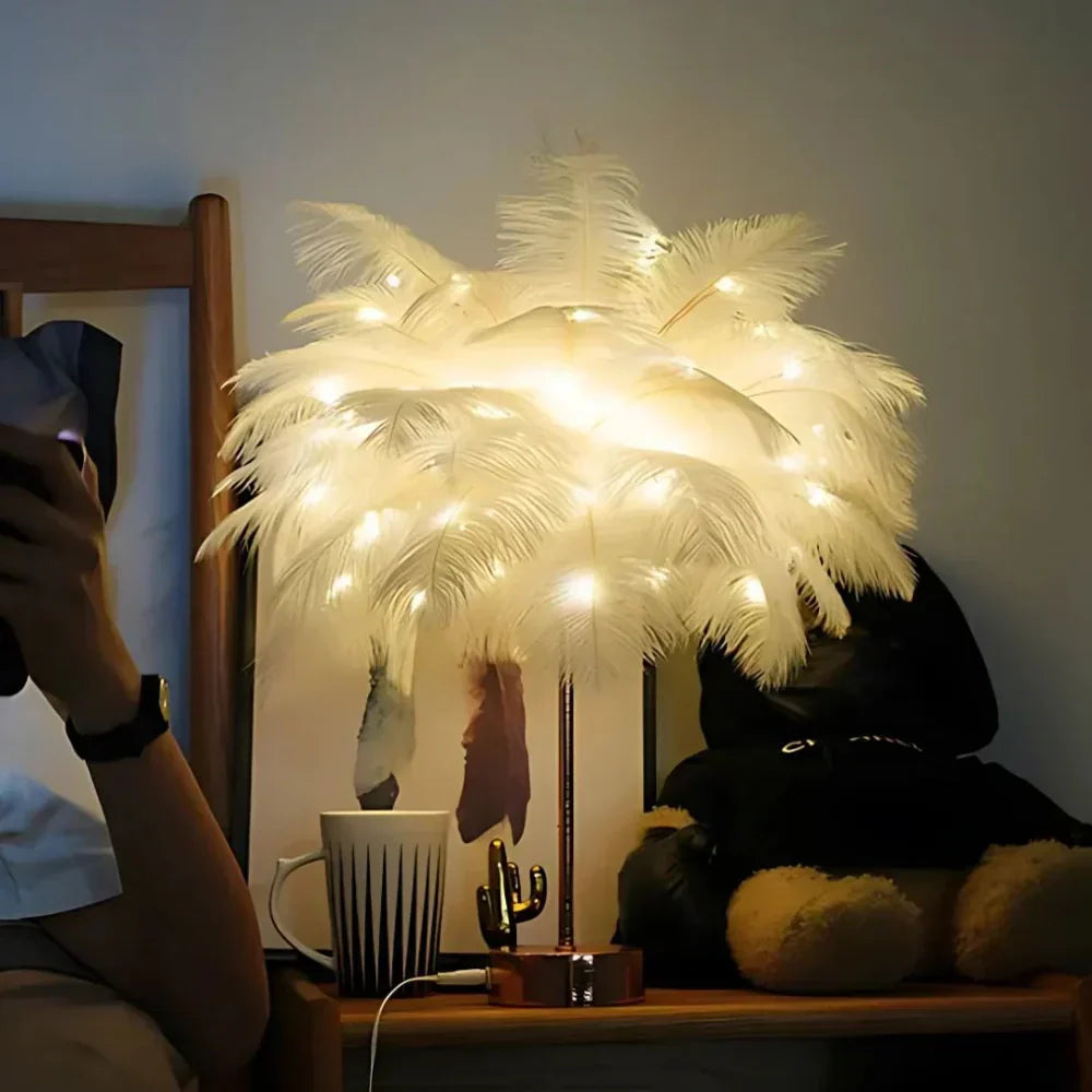 Skanto | Atmosphärische Federpalmenlampe - LumaPalm