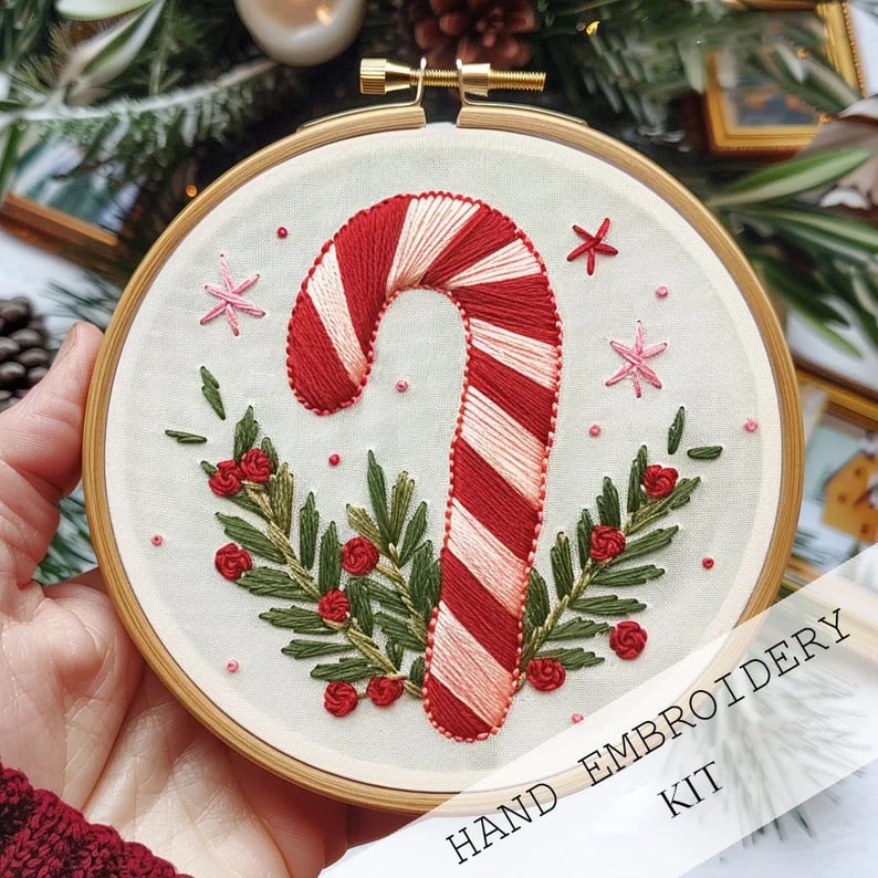 Skanto | Weihnachtliches Stickset DIY | Komplettes Bastelset für selbstgemachte Deko | 20 cm