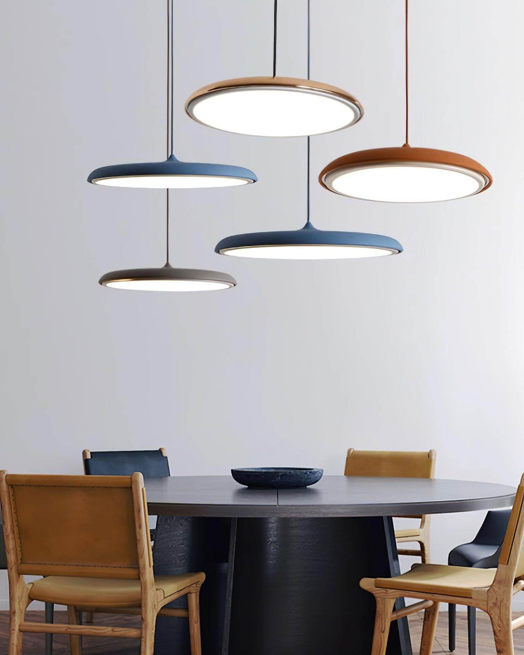 Skanto | Moderne Pendelleuchte mit schlichtem Design für zeitgenössische Interieurs