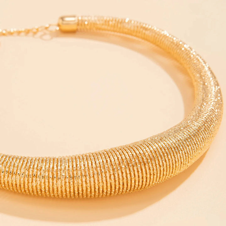 Skanto | Klassische klobige strukturierte Choker-Halskette