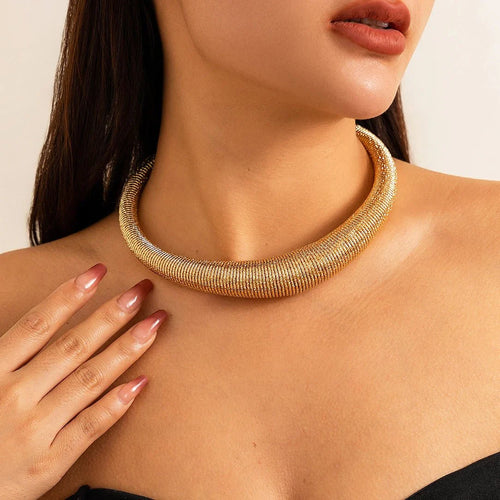 Skanto | Klassische klobige strukturierte Choker-Halskette
