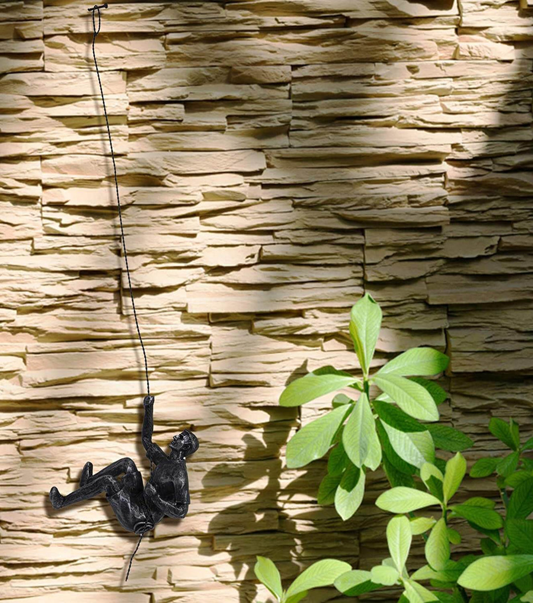 Skanto | CraftedClimb Kletterer Wanddeko – Inspirierende Wandkunst aus Harz und Eisen