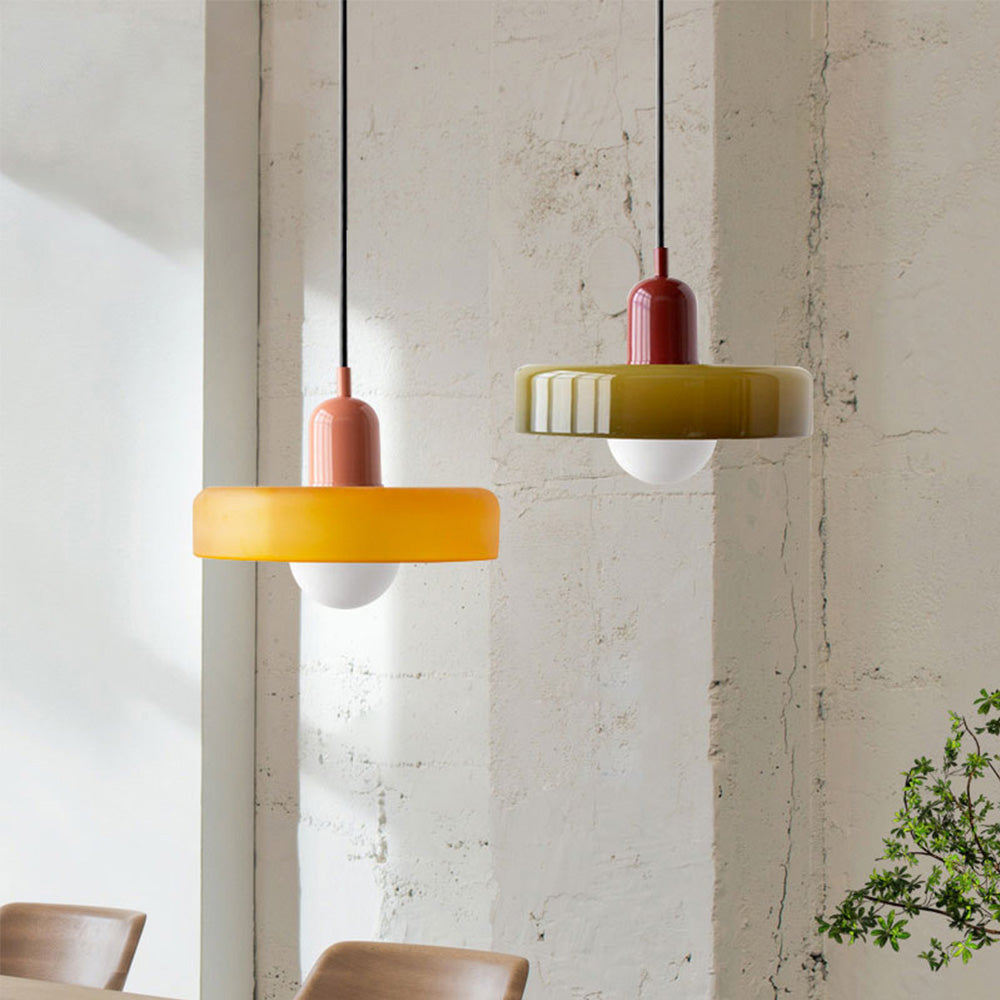 Skanto | Bunte Pendelleuchte im Bauhaus-Stil - StiloGlas
