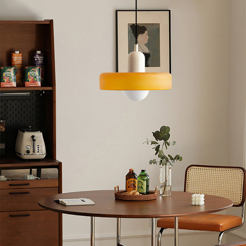 Skanto | Bunte Pendelleuchte im Bauhaus-Stil - StiloGlas