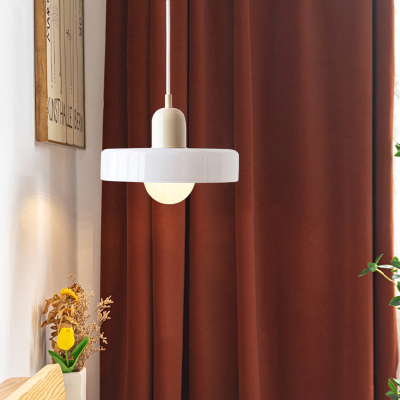 Skanto | Bunte Pendelleuchte im Bauhaus-Stil - StiloGlas
