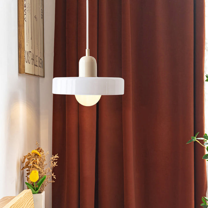 Skanto | Bunte Pendelleuchte im Bauhaus-Stil - StiloGlas