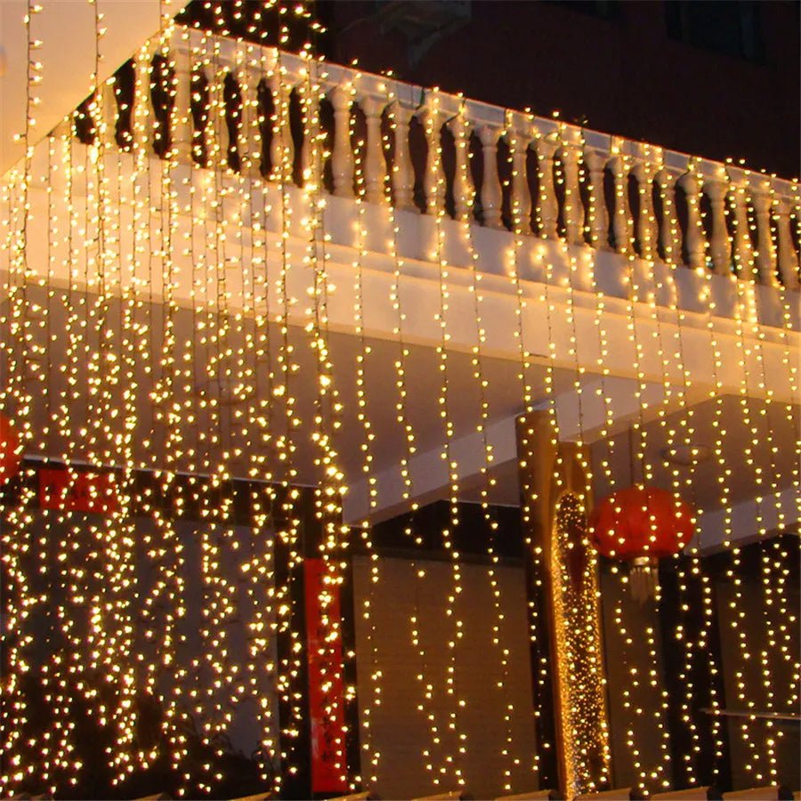 Skanto | Vorhang-Weihnachtsbeleuchtung mit 8 Modi – Dekorative Hängelichter mit Fernbedienung