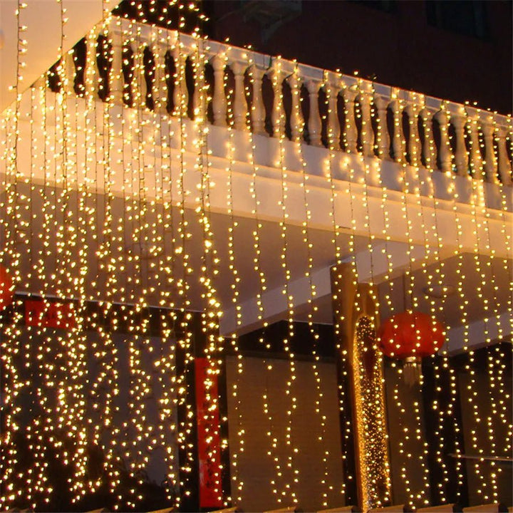 Skanto | Vorhang-Weihnachtsbeleuchtung mit 8 Modi – Dekorative Hängelichter mit Fernbedienung