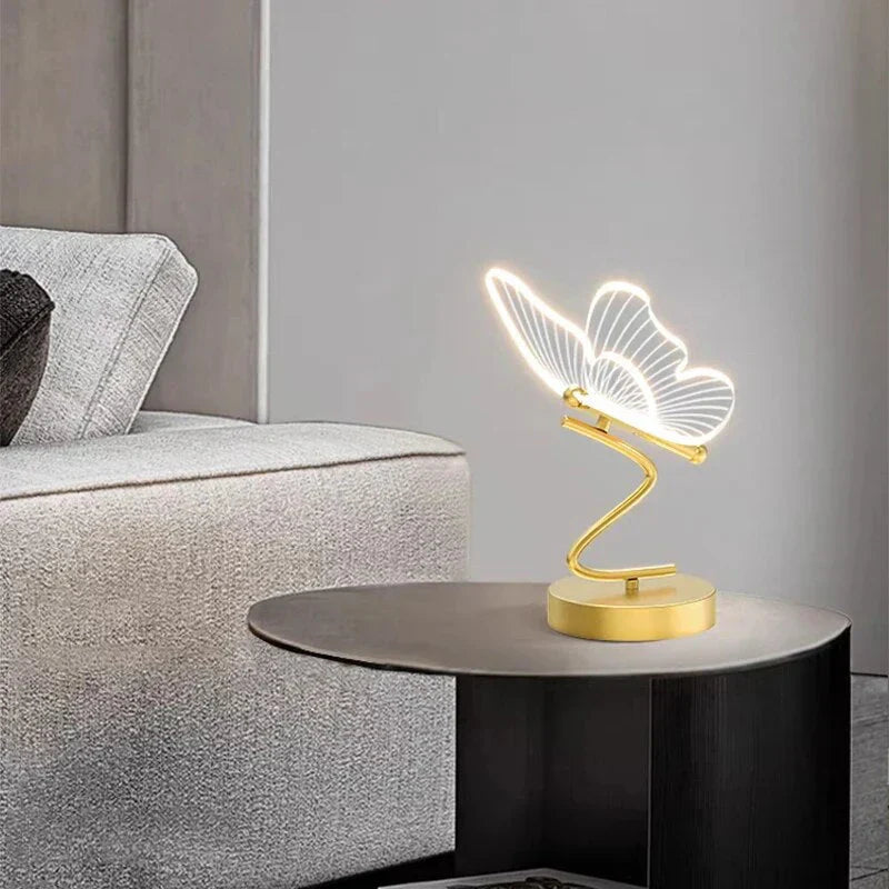 ButterflyLuxe – Elegante LED-Tischlampe im Schmetterlingsdesign