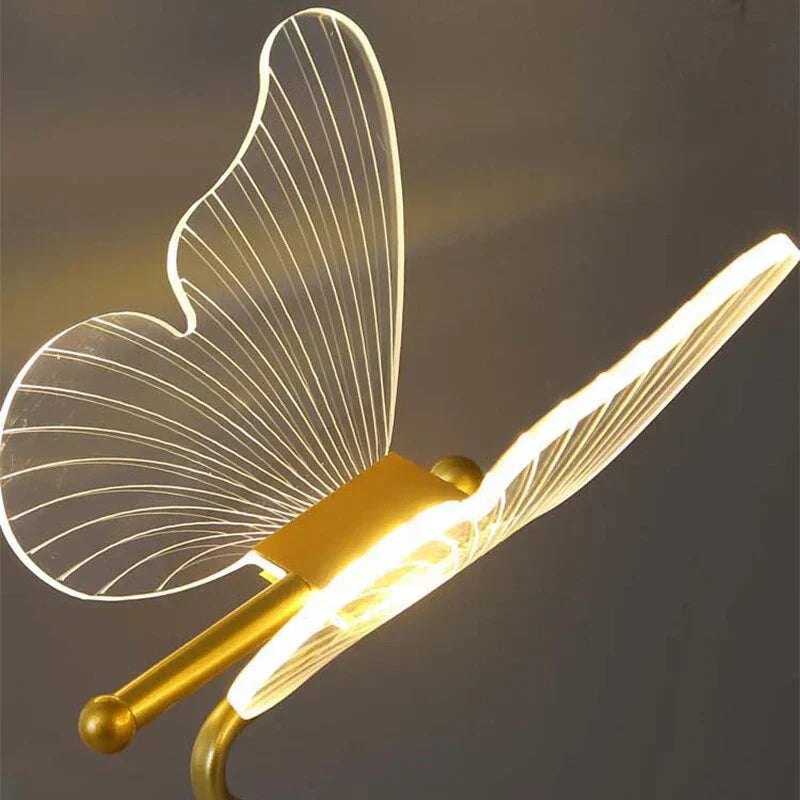 ButterflyLuxe – Elegante LED-Tischlampe im Schmetterlingsdesign