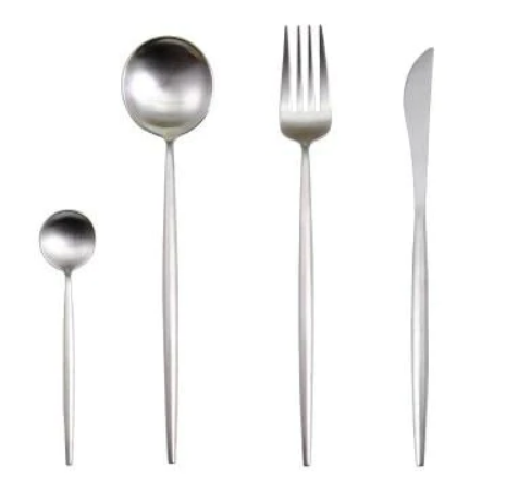 Skanto | LUXURIÖSES UNBEHANDELTES STAHL 24-TEILIGES GOLD-SILBER BESTECKSSET