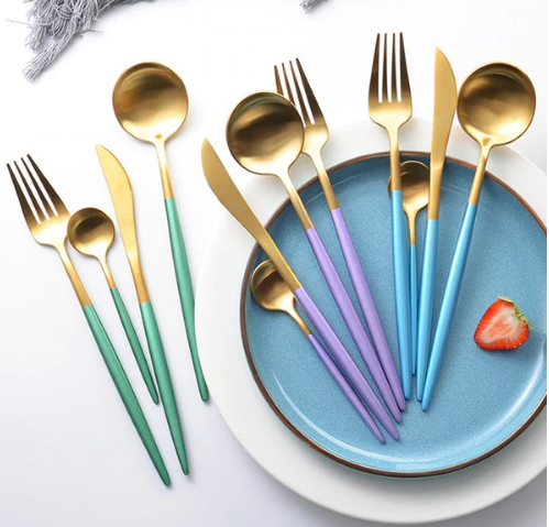 Skanto | LUXURIÖSES UNBEHANDELTES STAHL 24-TEILIGES GOLD-SILBER BESTECKSSET