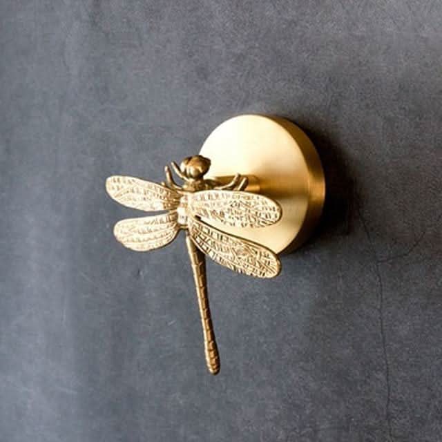 Skanto | Wandhakenleiste aus Messing mit Tiermotiven, goldene Akzente