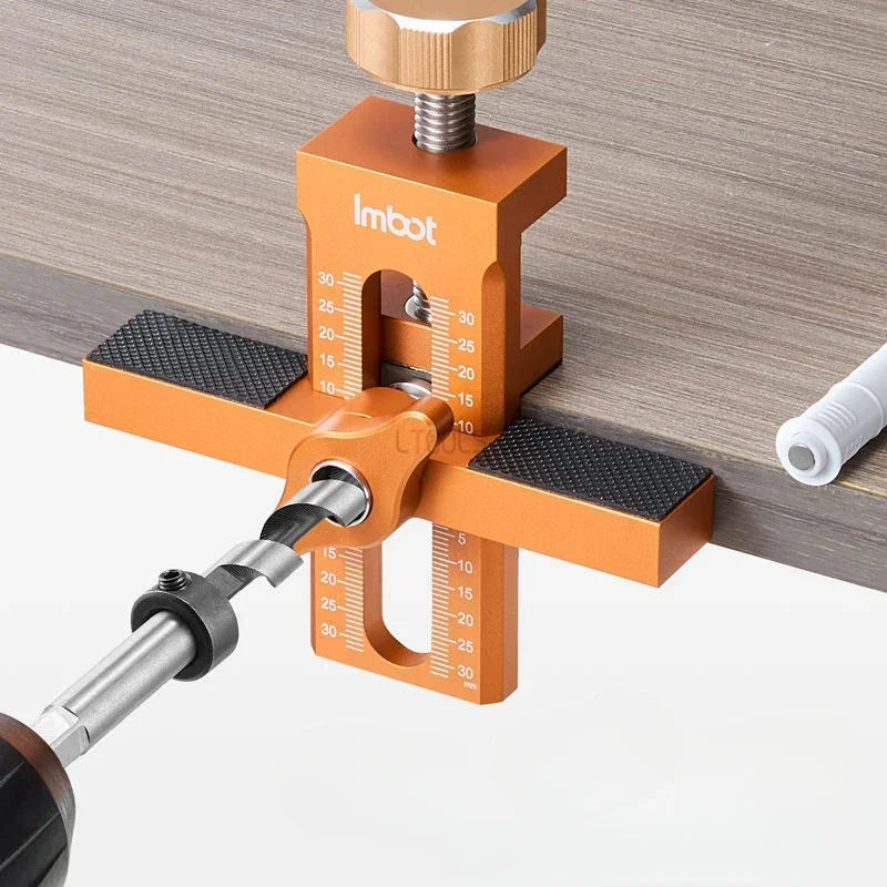 Skanto | SnapAlign — Perfekte Schranktüren in Sekunden, ohne Stress oder Helfer