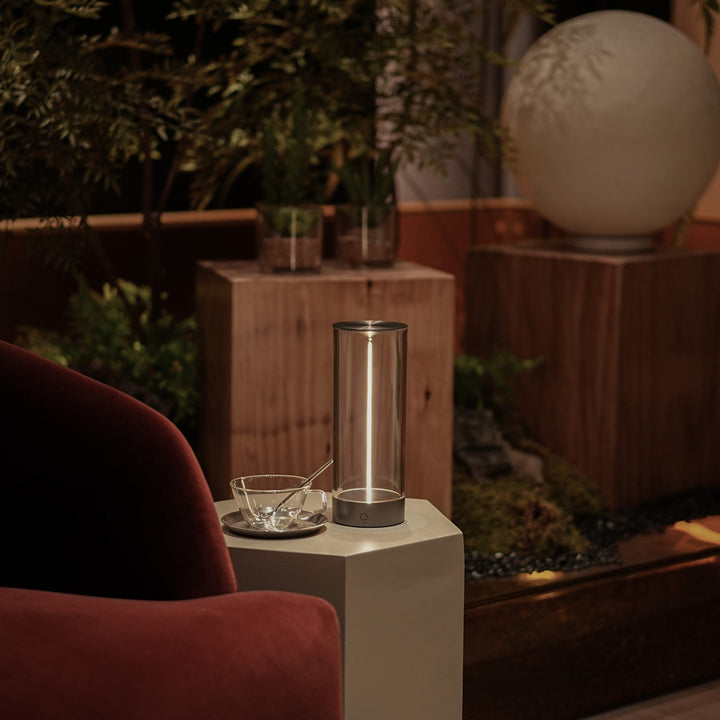 Skanto | GlowBright | Tragbare LED-Lampe mit kabellosem Design
