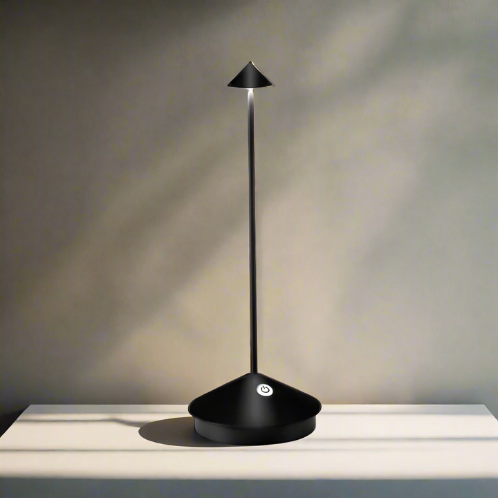 Skanto | Tischlampe – Wasserdichtes, dimmbares, kabelloses Design für Home Office und Schlafzimmerbeleuchtung 2025