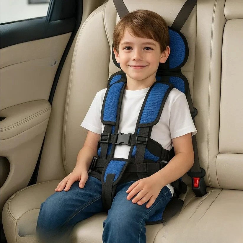 Skanto | Kompakter Reiseautositz für Kinder