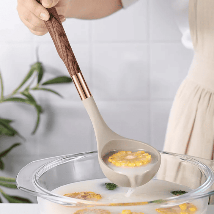 Skanto | Eleganza Kochset – 10-teiliges Silikon-Küchenset mit Holzgriffen