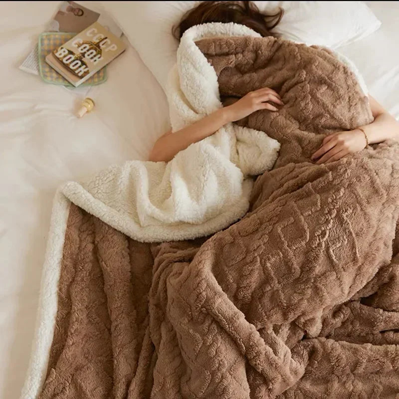 Skanto | Stilvoller Winterüberwurf aus dicker Lammwolle mit elegantem Akzent