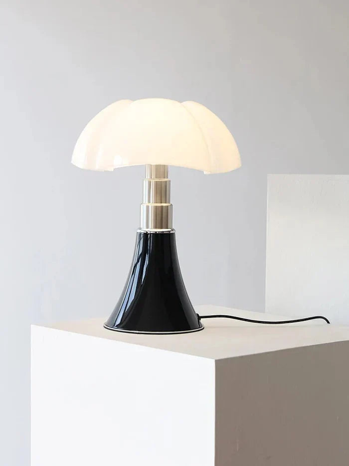 Skanto | FloraLuxe Designer-Blumen-Tischlampe | Stilvolle Beleuchtung für jeden Raum