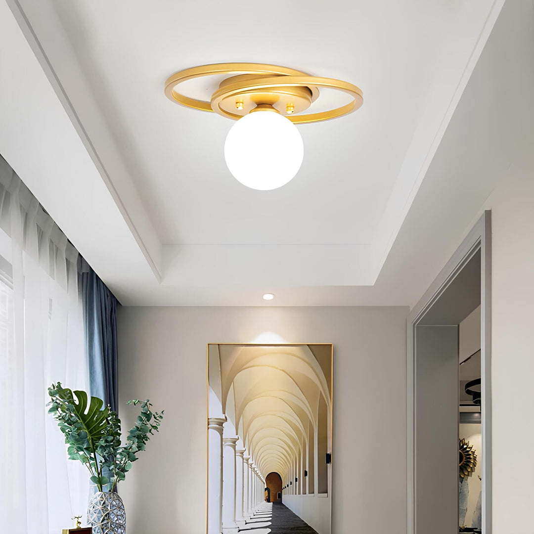 Skanto | LumiNoble | Zeitloser Kronleuchter mit goldenem LED-Kugel-Design