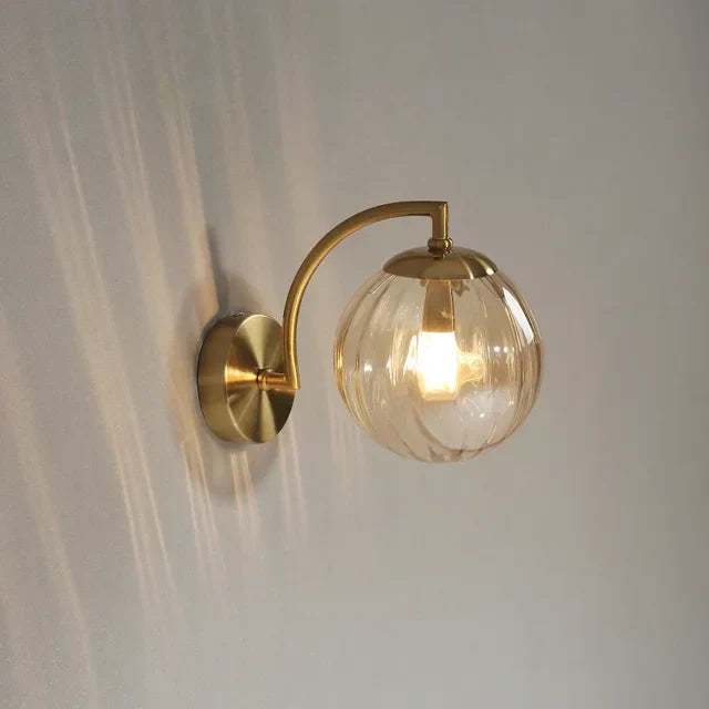 Skanto | Luxuriöse moderne Glas-Wandlampe - CrystalGlow