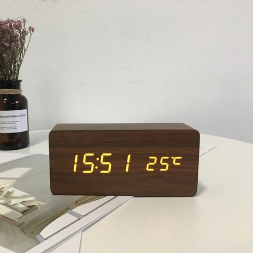 Skanto | Minimalistische LED-Uhr | Holz