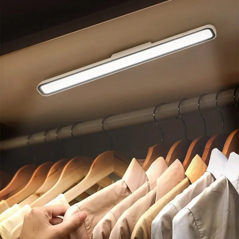 Skanto | GlowLine – Minimalistische LED-Lichtleiste mit innovativer Funktionalität