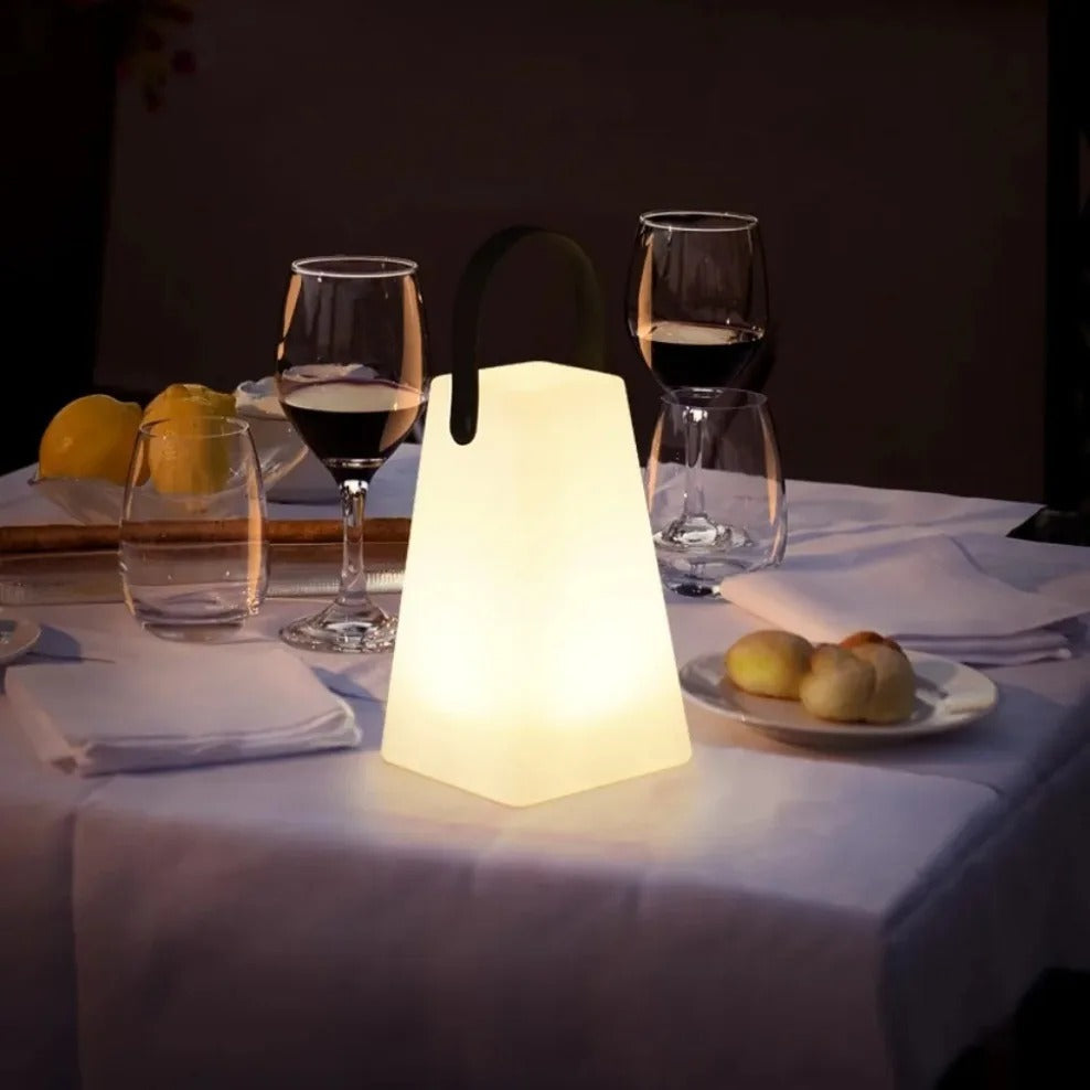 Skanto | LuminaFusion Lampe – Tragbare, wasserdichte, kabellose Tischlampe mit Fernbedienung
