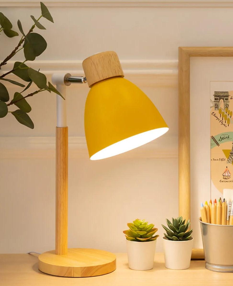 Skanto | Nordische Tischlampe | Holz, Eisen