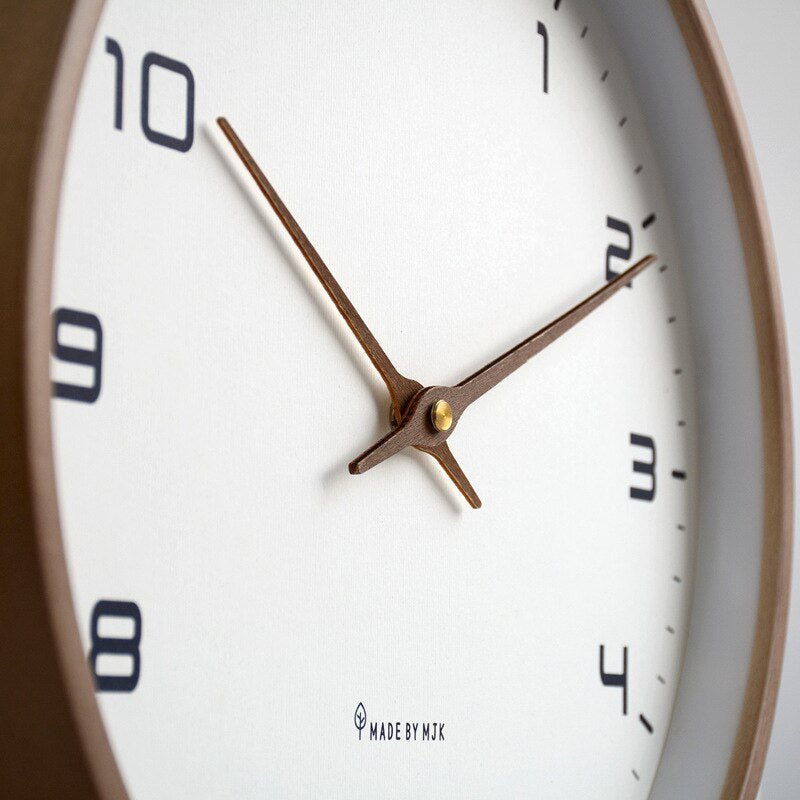 Skanto | LUNDTIME – Leise Wanduhr aus Holz im skandinavischen Design