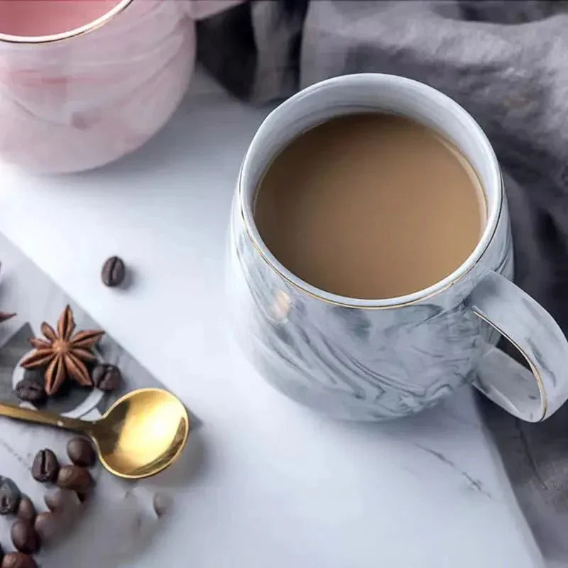 Skanto | Pastellfarbene Keramik-Kaffeetasse mit Marmormuster