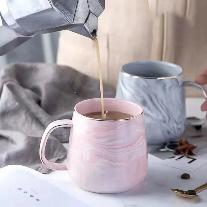 Skanto | Pastellfarbene Keramik-Kaffeetasse mit Marmormuster