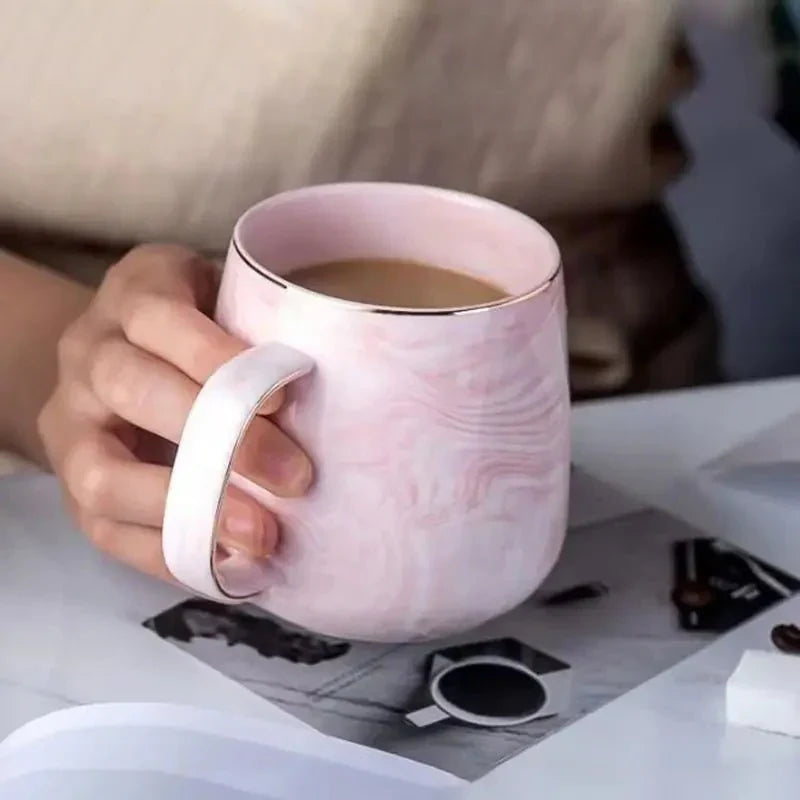Skanto | Pastellfarbene Keramik-Kaffeetasse mit Marmormuster