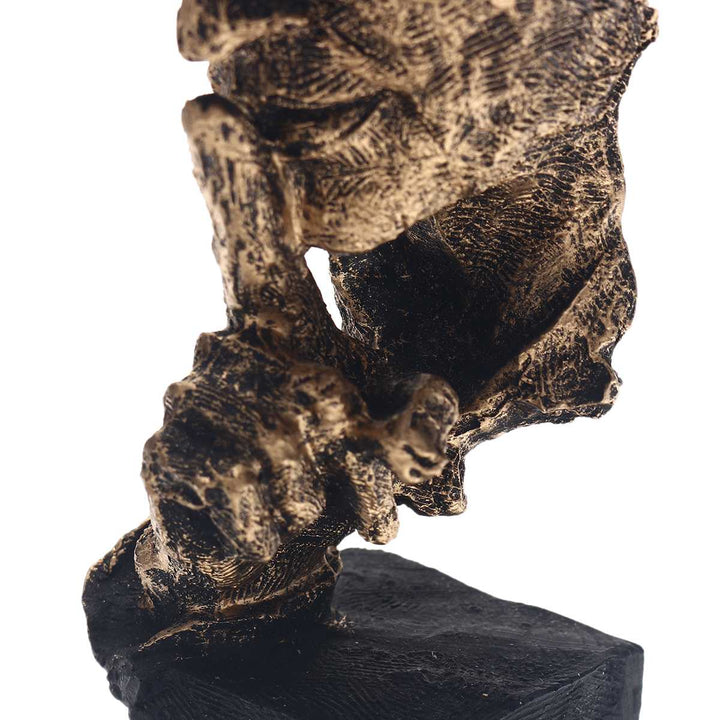 Skanto | Abstrakte Goldskulptur „NordicLine“ – Moderne skandinavische Dekoration