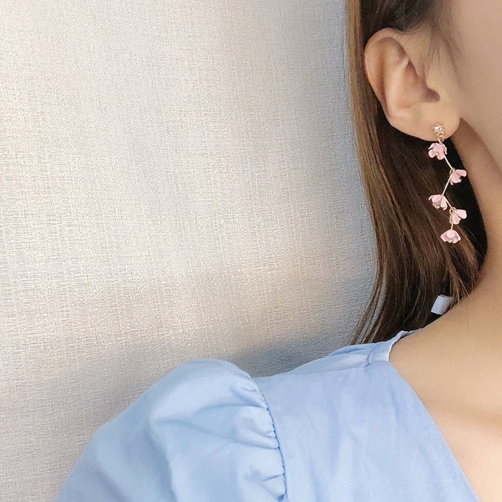 Skanto | Lange Strass-Kristall-Pink-Sakura-Blume mit Zirkon-Clip-Ohrringen